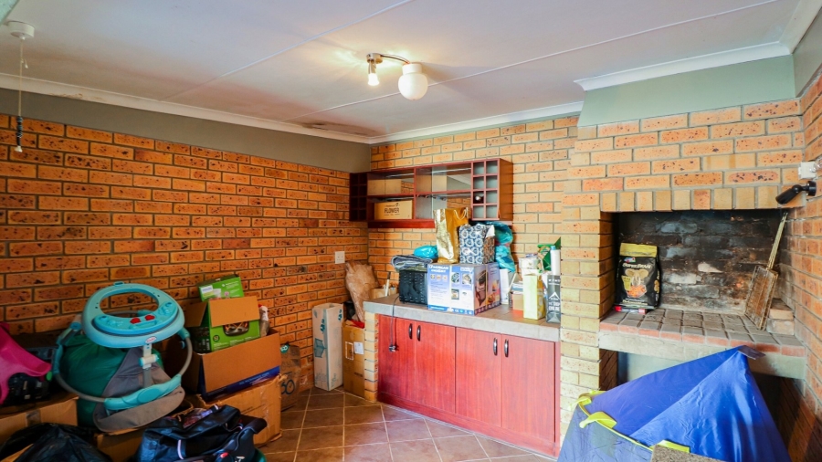 3 Bedroom Property for Sale in Heiderand Western Cape